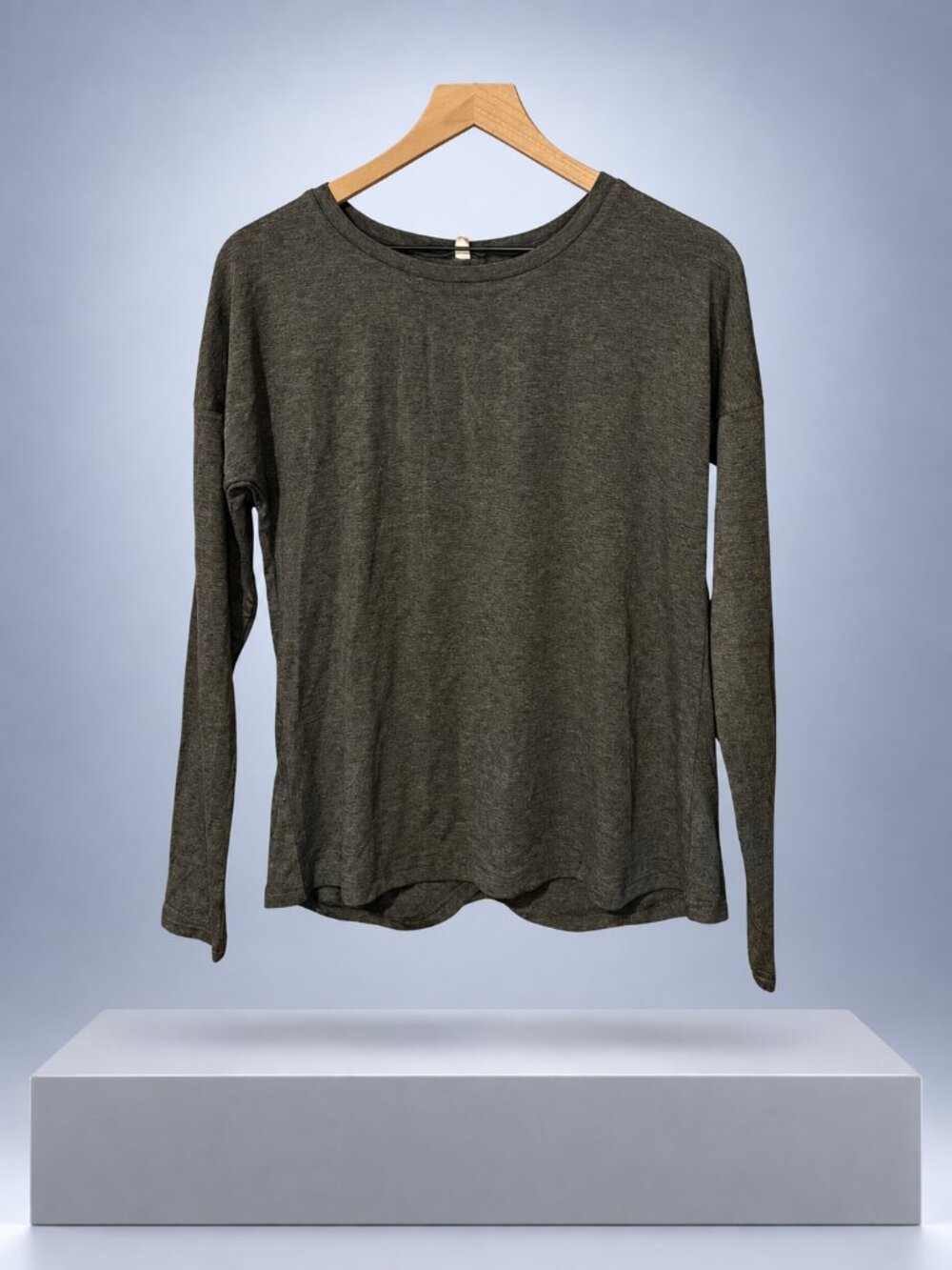 Open Back Long Sleeve Workout Top Women’s Small NWT Heather Gray